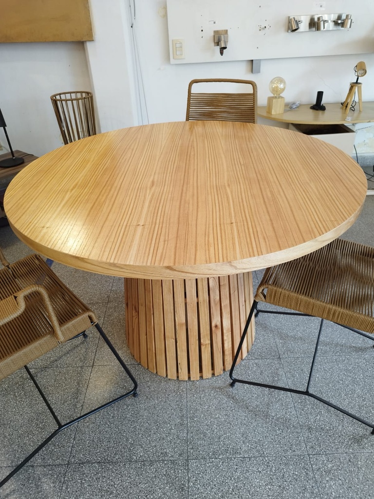 Mesa de Comedor redonda Paraiso lustrado Ø1.5 mts LeaLamp